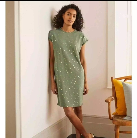 Boden Dresses & Skirts - BODEN Faye Jersey T-Shirt Dress‎ Size 6reg  polka Dot Alder Gold Foil